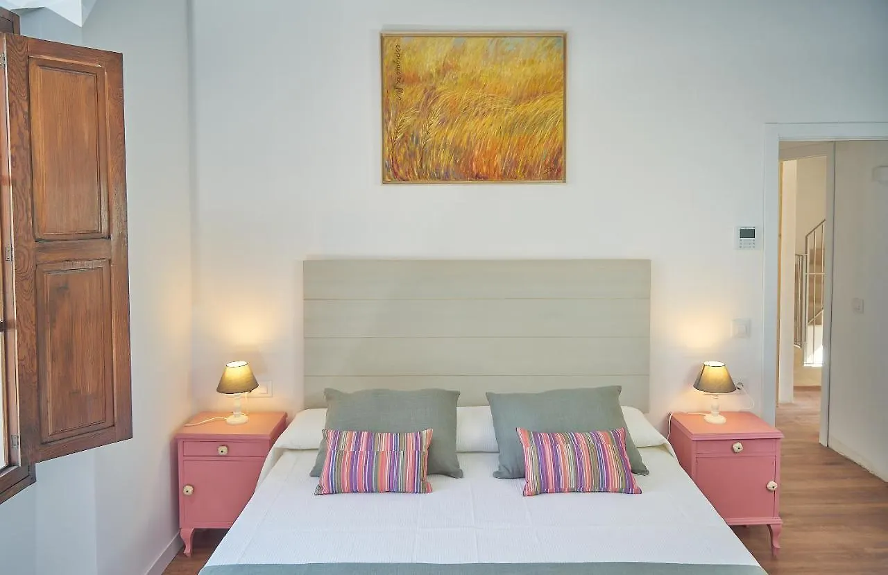 Guest house Vila Alaro Ti Spain